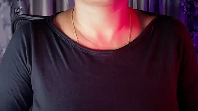 SexyAndHottie online show from February 22, 6:28 pm