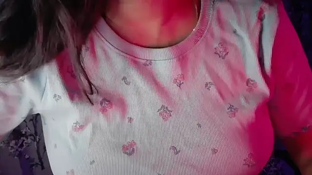 SexyAndHottie online show from April 10, 11:15 am