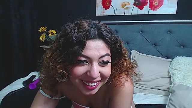 Snapshot of dulce_celeste15 chatting on December 7, 5:04 am dulce celeste15 online show from December 7, 5:04 am