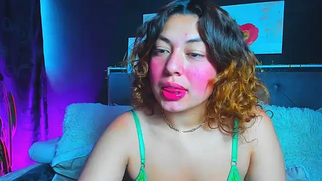 Snapshot of dulce_celeste15 chatting on January 9, 6:47 pm dulce celeste15 online show from January 9, 6:47 pm