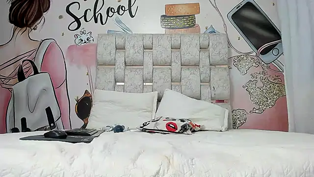 Snapshot of KOURTNEY-- chatting on January 13, 4:28 am KOURTNEY-- online show from January 13, 4:28 am