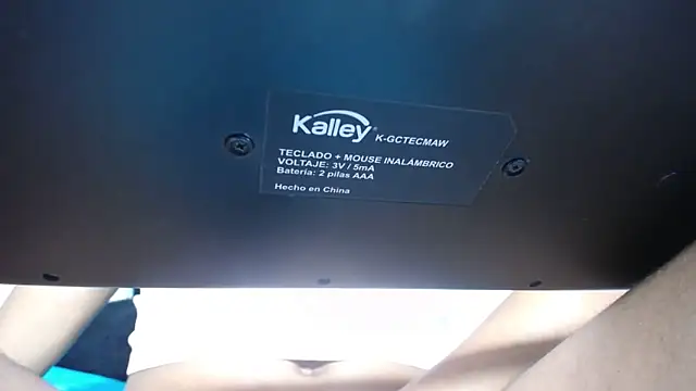 Snapshot of KOURTNEY-- chatting on September 21, 1:40 am KOURTNEY-- online show from September 21, 1:40 am
