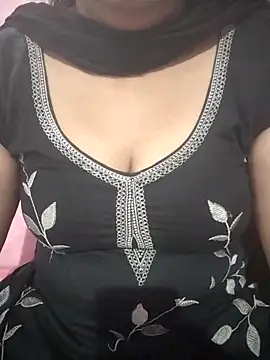 Snapshot of Cute_Sona17 chatting on April 19, 2:00 am Cute Sona17 online show from April 19, 2:00 am