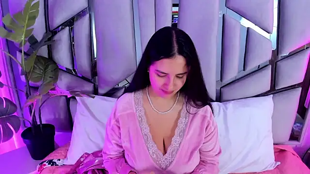 Snapshot of paulette_dupont chatting on September 19, 12:34 am paulette dupont online show from September 19, 12:34 am