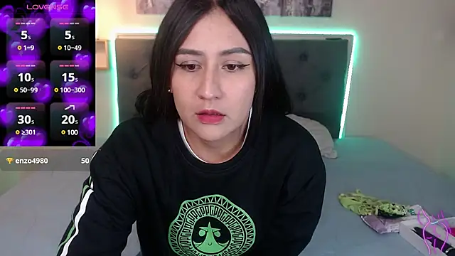 mia aira online show from February 14, 8:59 pm