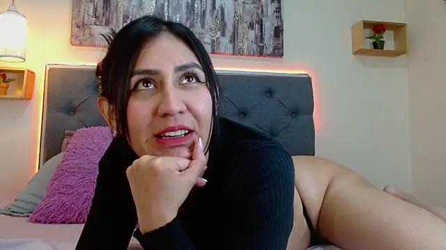 mia aira online show from December 2, 4:02 pm