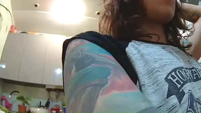 Snapshot of BroadFantasy chatting on October 3, 6:16 pm BroadFantasy online show from October 3, 6:16 pm