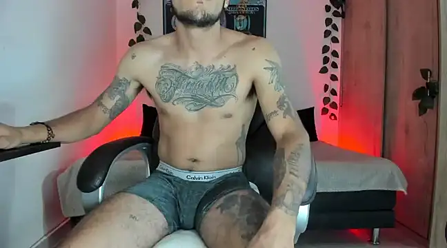 Snapshot of mikee_scooth chatting on March 3, 6:26 am mikee scooth online show from March 3, 6:26 am