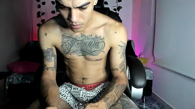 Snapshot of mikee_scooth chatting on September 20, 7:20 am mikee scooth online show from September 20, 7:20 am