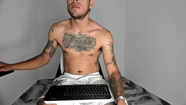 Snapshot of mikee_scooth chatting on November 8, 4:40 pm mikee scooth online show from November 8, 4:40 pm