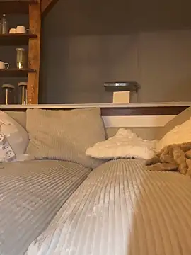 queenlo xxx online show from March 5, 9:55 pm