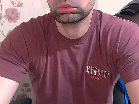 Snapshot of Leo_1617 chatting on May 17, 9:06 am Leo 1617 online show from May 17, 9:06 am