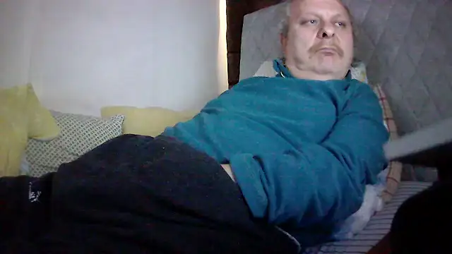 Snapshot of amylrmm1903 chatting on April 23, 2:41 pm amylrmm1903 online show from April 23, 2:41 pm