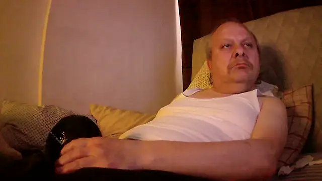 Snapshot of amylrmm1903 chatting on May 1, 12:32 pm amylrmm1903 online show from May 1, 12:32 pm