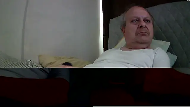 Snapshot of amylrmm1903 chatting on May 10, 10:42 am amylrmm1903 online show from May 10, 10:42 am