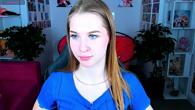 CuteMousee online show from January 11, 9:04 am