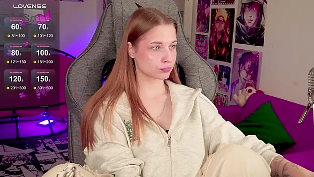 CuteMousee online show from October 10, 9:19 am