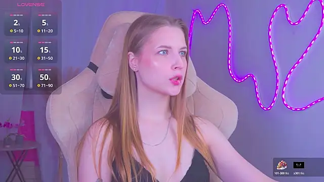 CuteMousee online show from November 3, 6:14 am