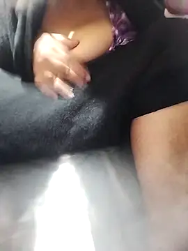 Snapshot of Priya-bhabi012 chatting on December 4, 2:32 am Priya-bhabi012 online show from December 4, 2:32 am