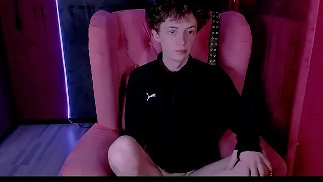 LukeSweet online show from February 4, 10:43 am