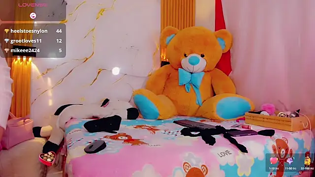 BrendaSquirtx online show from February 15, 5:50 pm