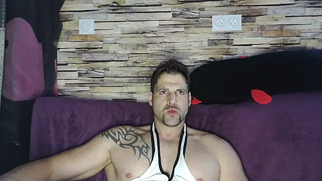 Snapshot of XxBigboybandxX chatting on March 22, 3:31 pm XxBigboybandxX online show from March 22, 3:31 pm