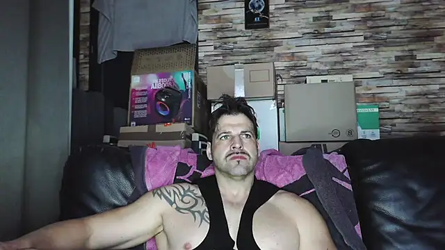 XxBigboybandxX online show from February 28, 5:41 am