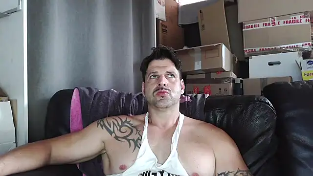 XxBigboybandxX online show from May 1, 3:49 pm