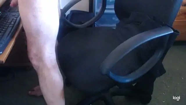 Snapshot of nudedude_9 chatting on December 2, 10:50 am nudedude 9 online show from December 2, 10:50 am