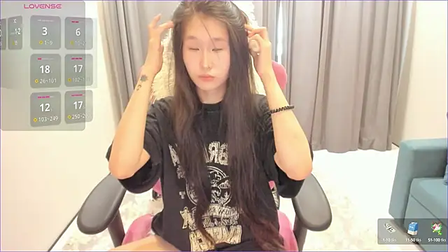 Snapshot of sweetiebunny22 chatting on February 16, 5:59 am sweetiebunny22 online show from February 16, 5:59 am