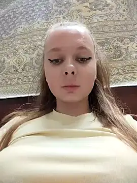Snapshot of Ekaterina27 chatting on July 8, 9:03 am Ekaterina27 online show from July 8, 9:03 am