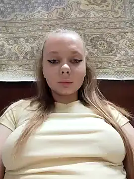 Snapshot of Ekaterina27 chatting on July 11, 9:01 am Ekaterina27 online show from July 11, 9:01 am