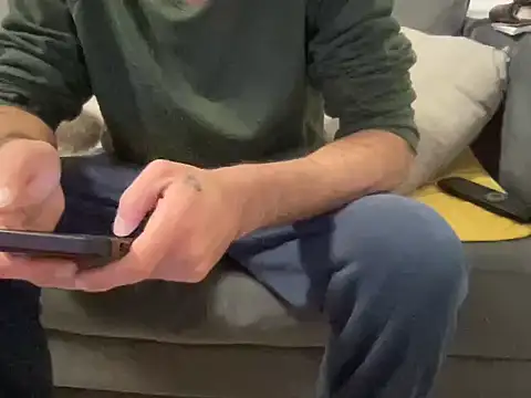 4small4inchlol online show from January 13, 7:41 pm