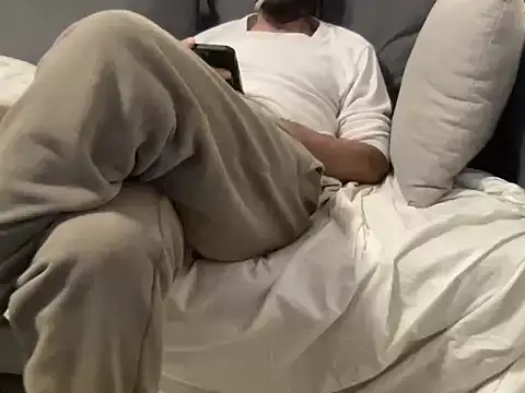 4small4inchlol online show from February 2, 9:46 pm