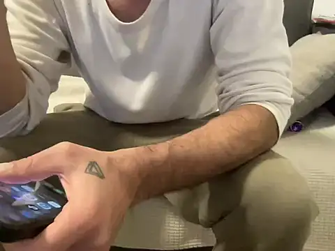 4small4inchlol online show from March 8, 9:18 pm