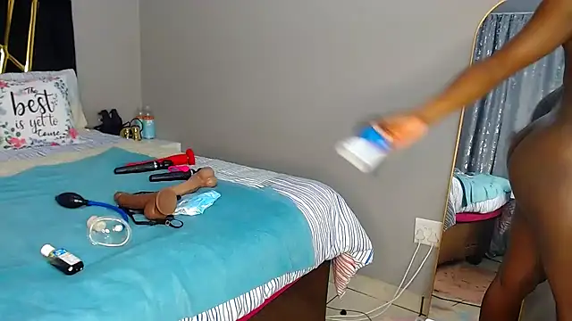 MissBigNipples online show from December 14, 12:16 am