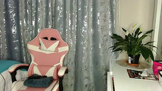 MissBigNipples online show from July 15, 3:01 am