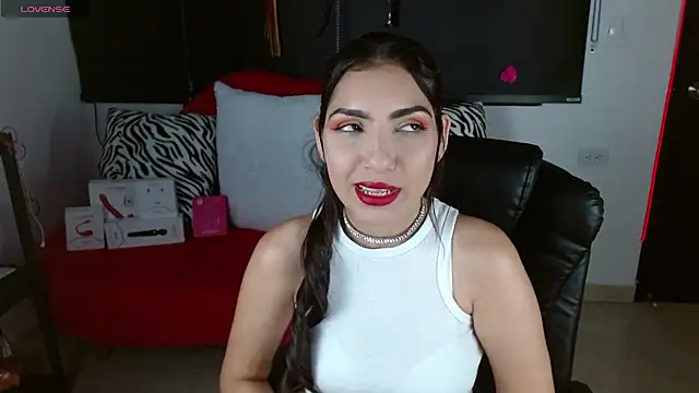 Carolaine69  online show from September 26, 1:37 pm