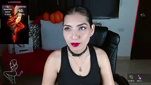 Carolaine69  online show from October 2, 1:29 pm