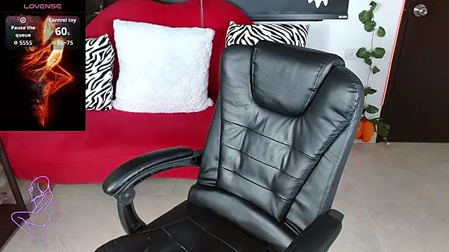 Carolaine69  online show from October 20, 1:22 pm