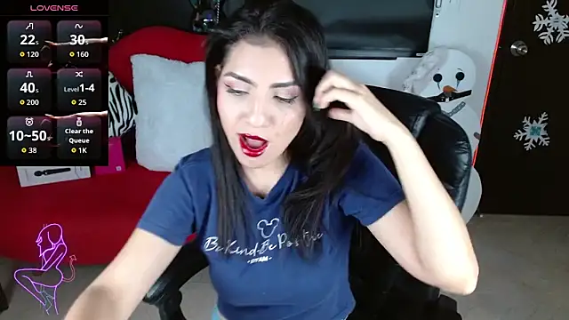 Carolaine69  online show from December 17, 1:39 pm