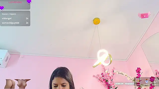 Snapshot of almendraevans chatting on March 18, 3:10 pm almendraevans online show from March 18, 3:10 pm