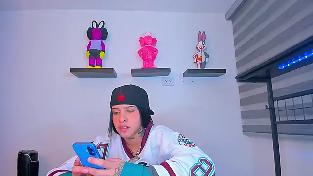 Gangster Girl online show from October 14, 11:16 pm