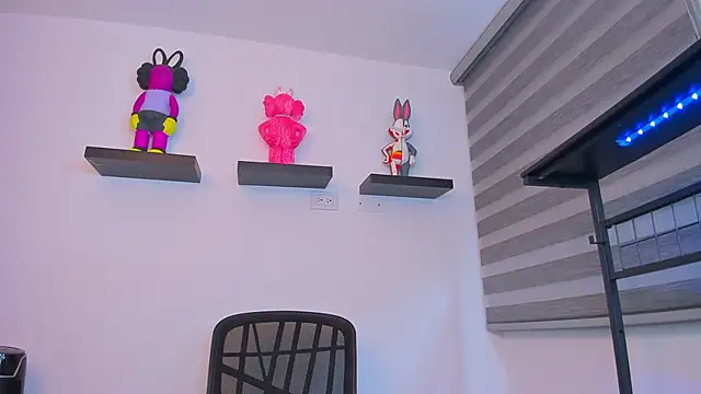 Gangster Girl online show from October 16, 3:07 am