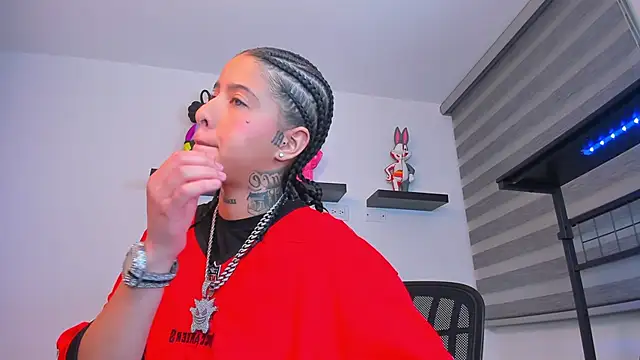 Gangster Girl online show from December 4, 4:44 am