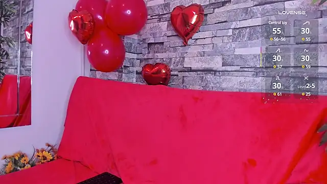 Snapshot of SamiQuest chatting on February 4, 7:07 am SamiQuest online show from February 4, 7:07 am