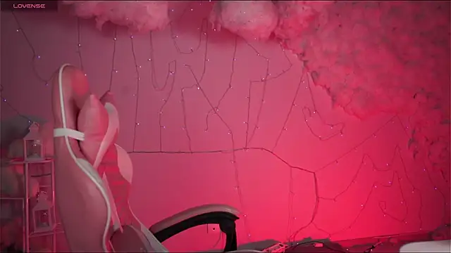 Snapshot of Lana__May chatting on March 21, 11:12 am Lana May online show from March 21, 11:12 am