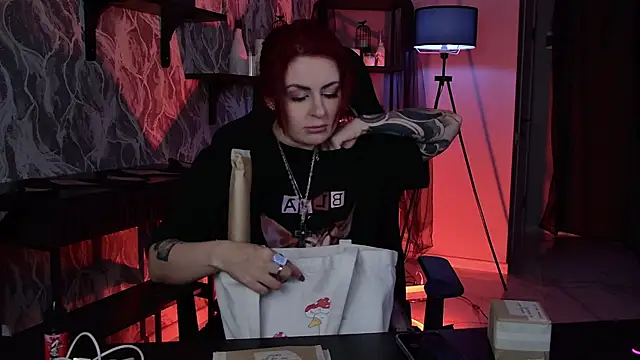 Snapshot of Lana__May chatting on December 17, 9:15 am Lana May online show from December 17, 9:15 am