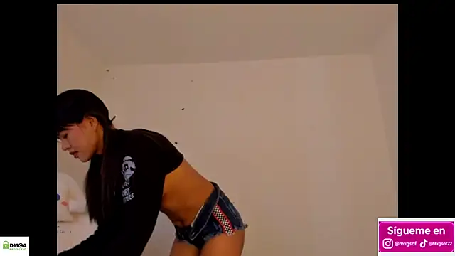 meganthompsonn22 online show from November 12, 1:44 pm