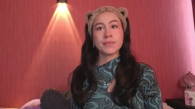 EmiGomez  online show from November 4, 12:59 pm